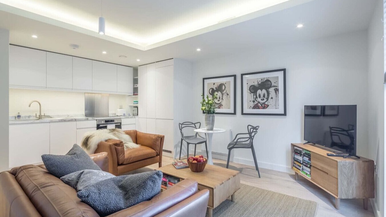 Photo of Livingroom in Cambridge City Centre