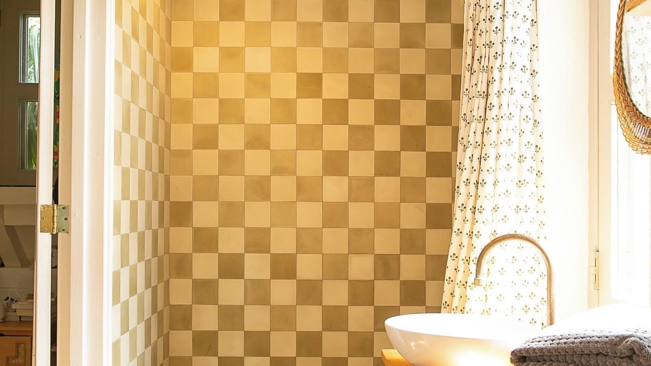 Photo of Bathroom in Dunmore Town