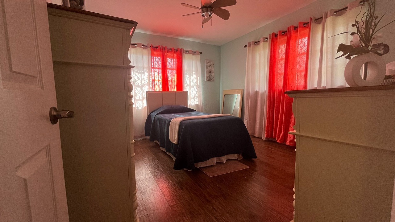 Photo of Bedroom in Bahamia West