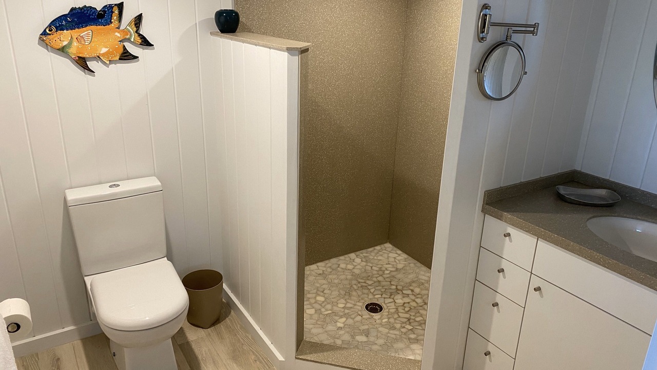 Photo of Bedroom in Man O War Cay