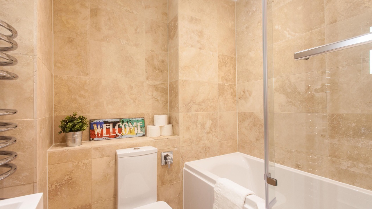 Photo of Bathroom in Queenhithe