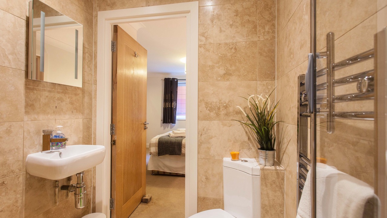 Photo of Bathroom in Queenhithe