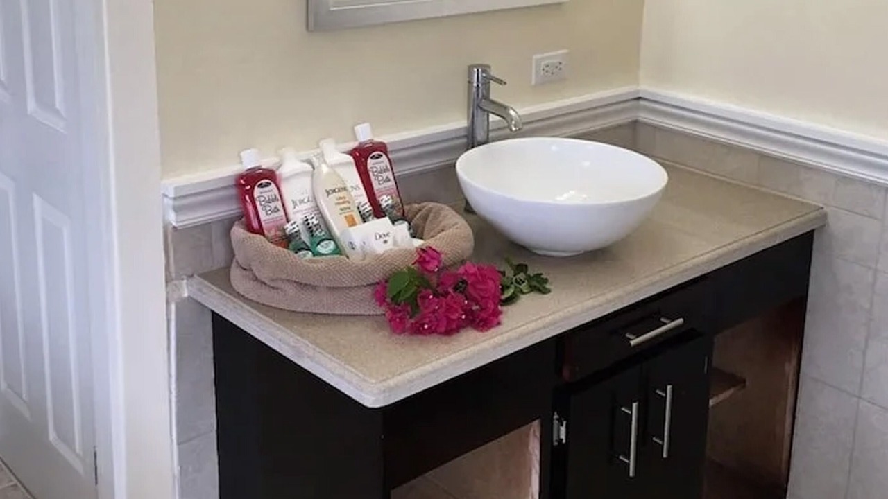 Photo of Bathroom in Mangrove Cay