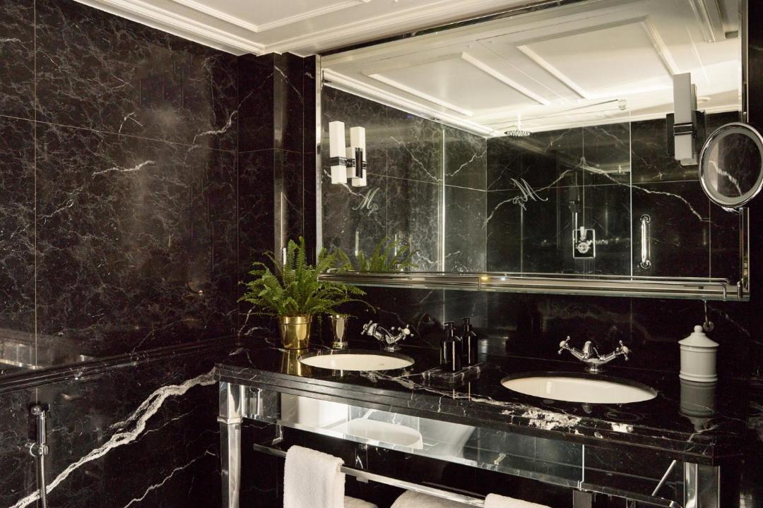 Photo of Bathroom in Queen's Gate