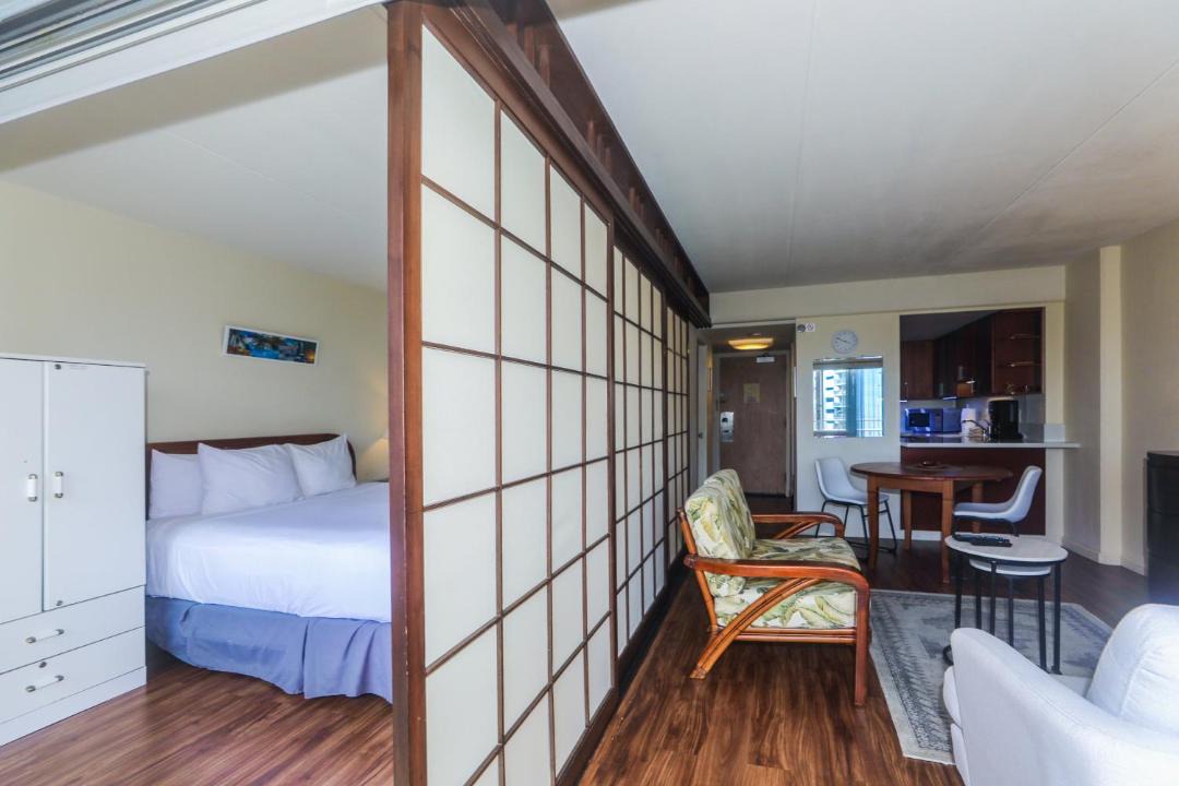 Photo of Bedroom in Waikiki