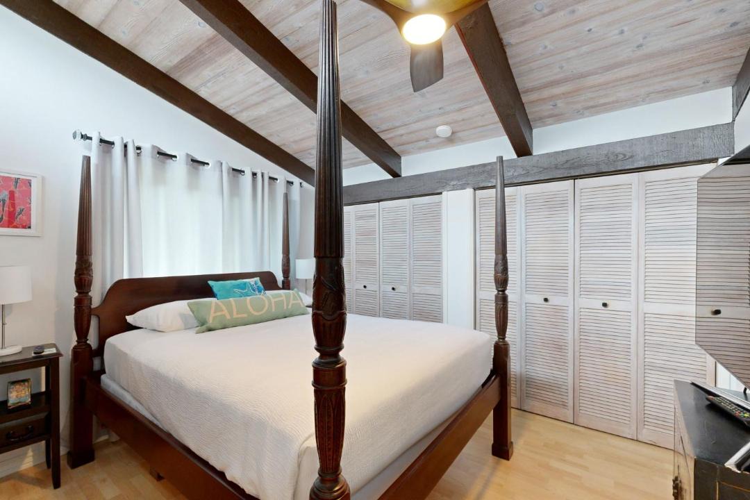 Photo of Bedroom in Hawaii Kai