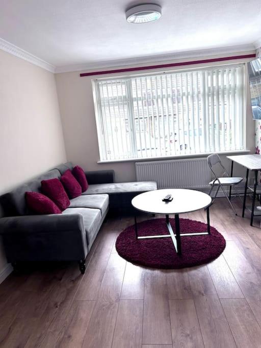 Photo of Livingroom in Luton
