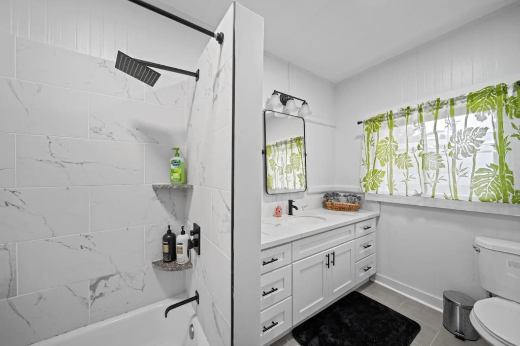 Photo of Bathroom in Hilo