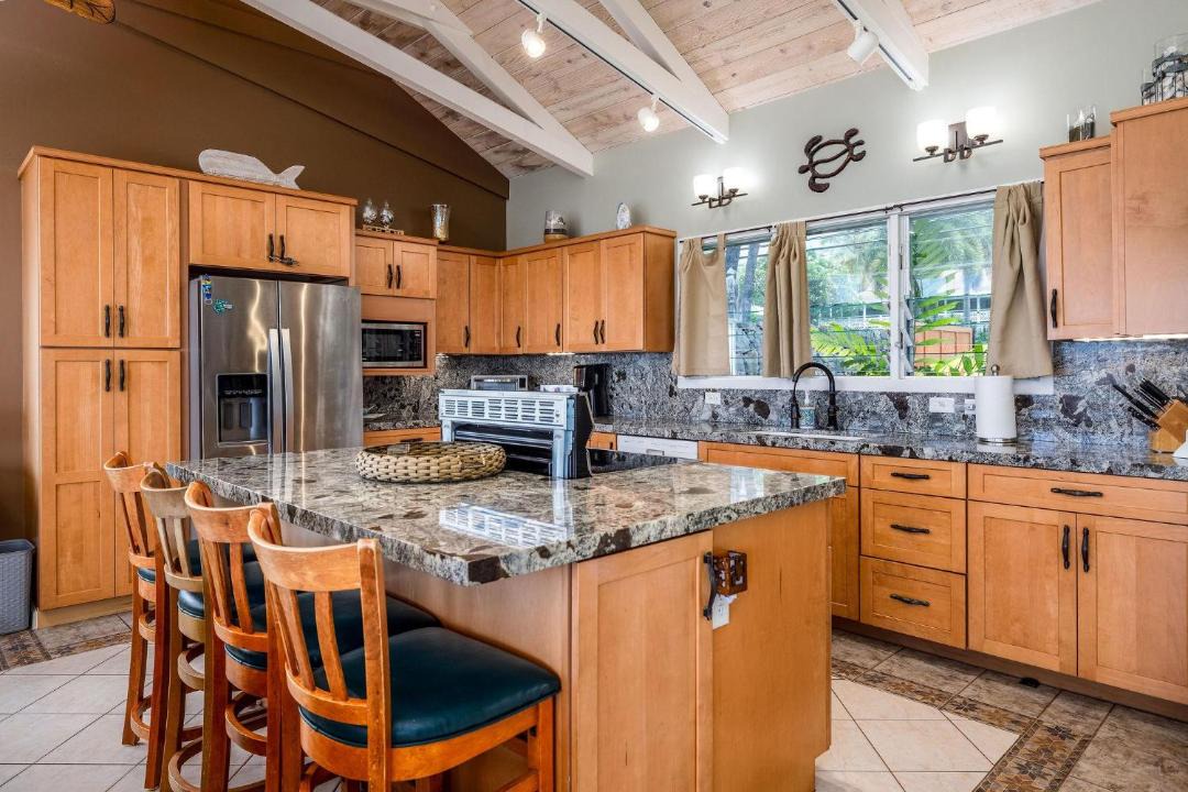 Photo of Kitchen in Kahaluu Bay
