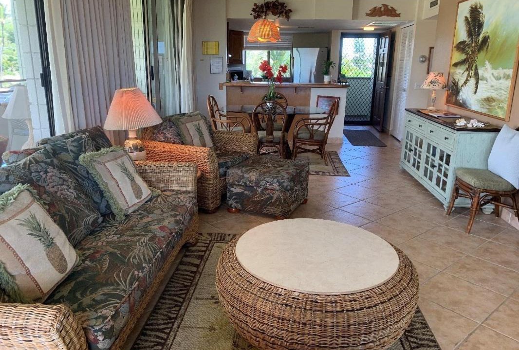 Photo of Livingroom in Kahaluu Bay
