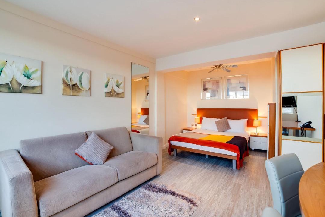 Photo of Livingroom in Courtfield