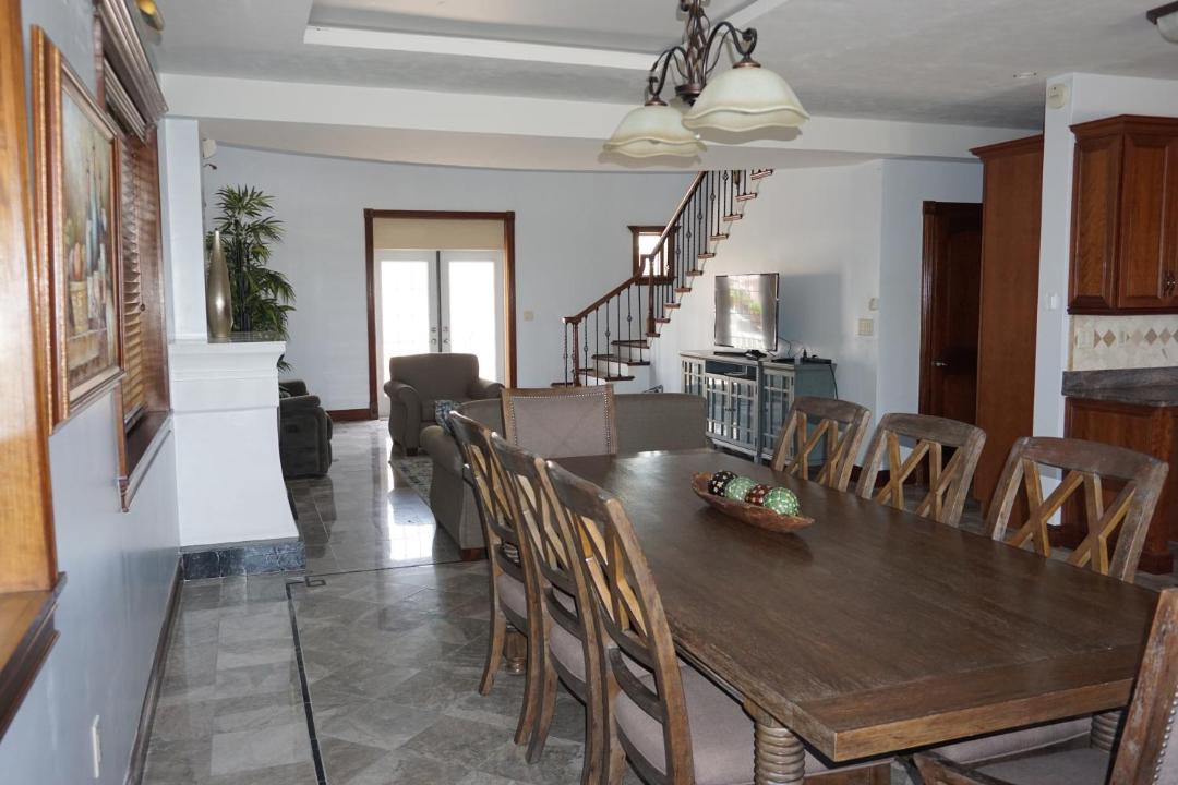 Photo of Livingroom in Bahamas Terrace