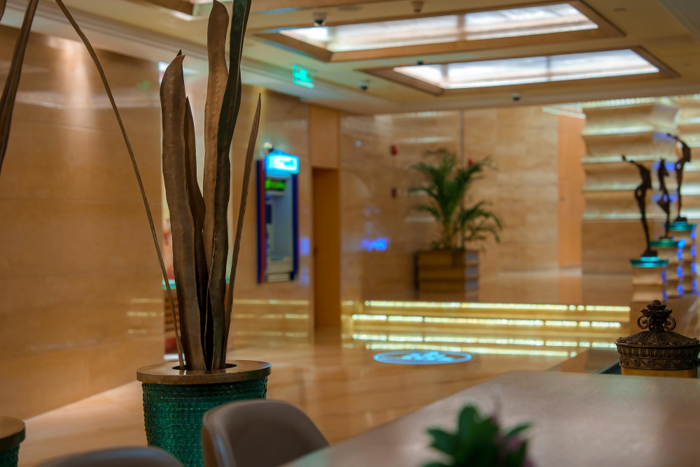 Hawaiian Monarch Upgraded Modern Studio