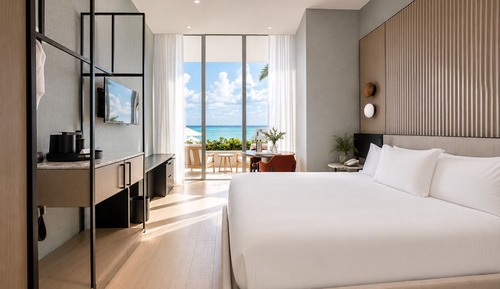 Studio, 1 King Bed, Partial Ocean View