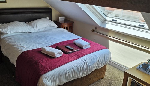 Attic Double Ensuite Low Beam (Single Occupancy)