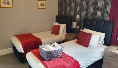 Room 1 - Ground Floor Twin En-suite