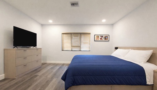 Signature Suite, 3 Bedrooms, Kitchen, Canal View