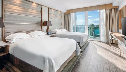 Waterfront View, 2 Queens Beds