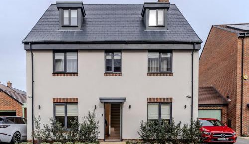 Six-Bedroom House