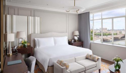 One-Bedroom River View Suite