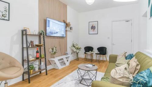 Three-Bedroom Superior Apartment
