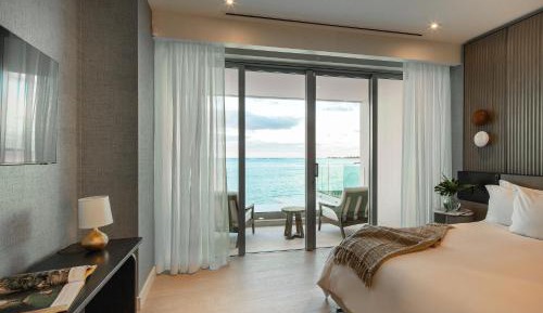 Deluxe Suite with Sea View