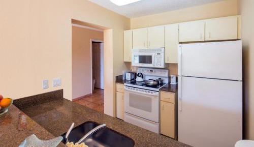 Two-Bedroom Suite Marina View