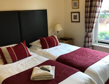 Standard Twin Room with Shared Bathroom