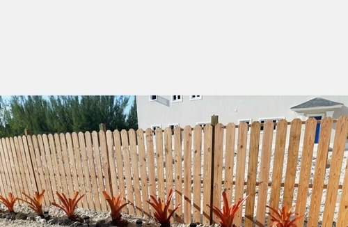 Gambier House | Newly built cozy studio in western Nassau, 3 minutes from airport and beaches