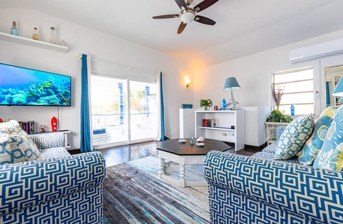 Nassau Cottage | Cozy Beach Front Cottage, 1 step from Beach