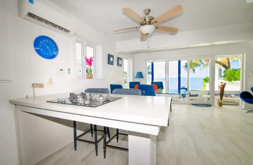 Nassau Cottage | Cozy Beach Front Cottage, 1 step from Beach