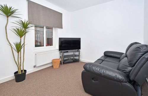 Newcastle-Under-Lyme House | Tansey House: A Serene Residential Haven Near the Heart of the City!