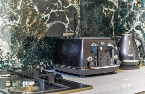 Farringdon Apartment | Avari - Luxury 2BR Elegant Holborn Apartment