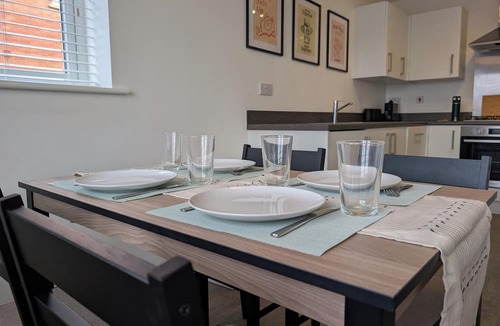 Great Houghton House | Entire home in Hardingstone Northampton