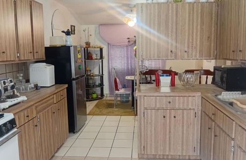 Tarpum Bay House | Tranquil 2-bedroom house with AC in Tarpum Bay