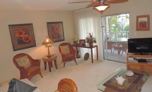Kailua-Kona Apartment | Ocean Front Complex 2Nd Floor Unit Summer Special