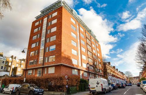 Courtfield Apartment | Double Bedroom Apartment in Chelsea with Jacuzzi