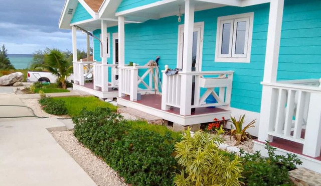 3-2 Minutes Away From The Beach, Restuarant, Stores And Bars