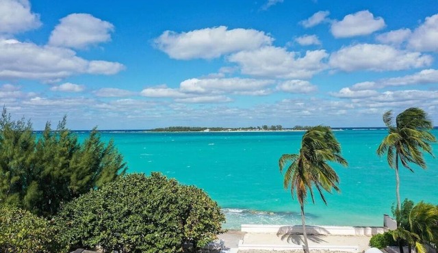 Ann's Beach - Ocean front + your OWN private beach!