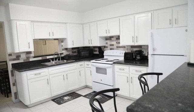 Spacious 3 Bed -Central location