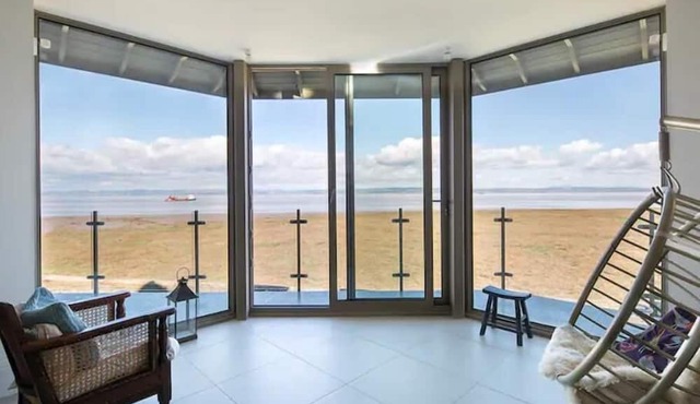 Captivating 7-Bed House in Bristol