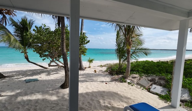 10 Short Steps From The Most Beautiful Sandy Beach & Crystal Clear Blue Ocean